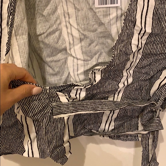 Black and White Striped Wrap Top UO NWT - Picture 5 of 6